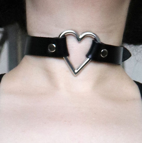Black Leather Heart Collar