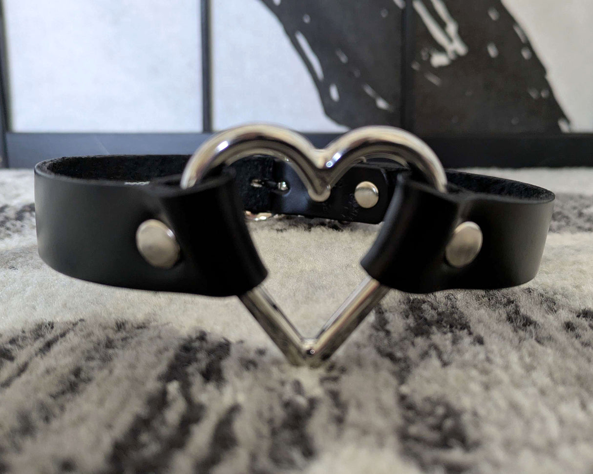 Black Leather Heart Collar