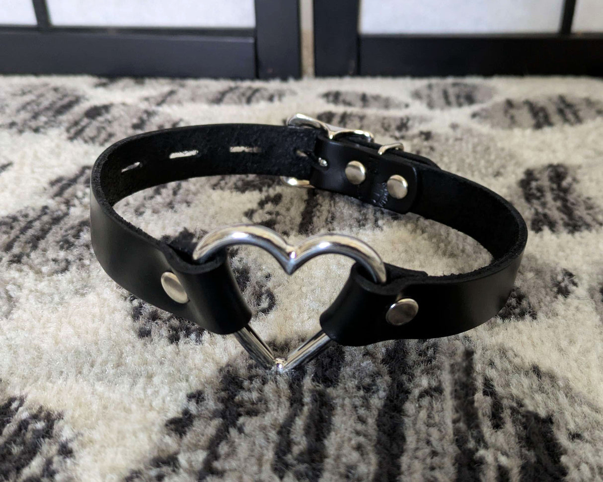 Black Leather Heart Collar