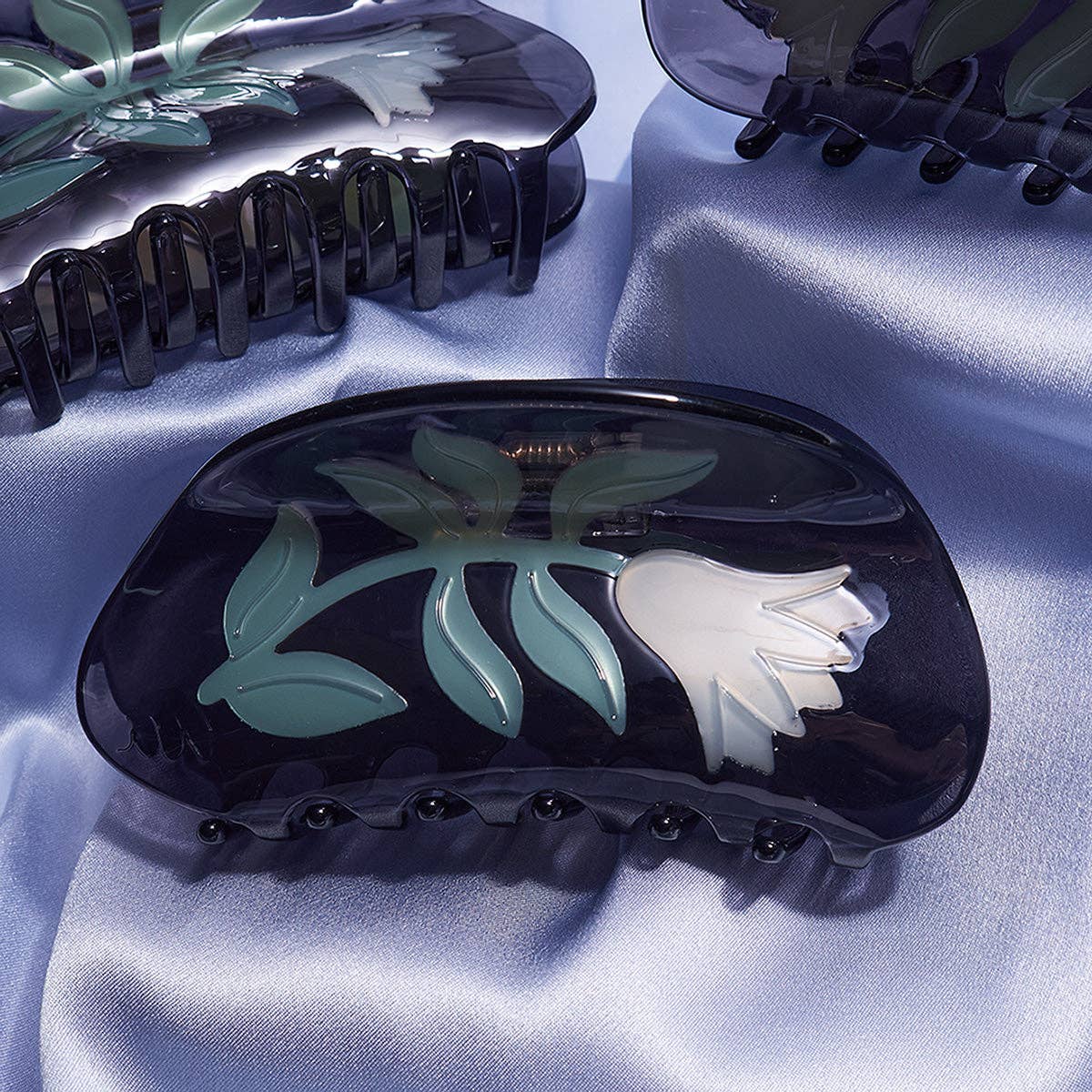 [Winona Irene] Belladonna Hair Claw Clip