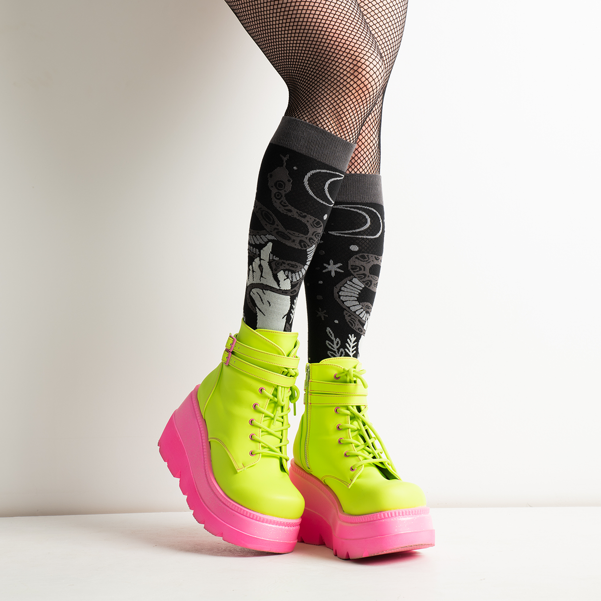 [FootClothes] Serpentine Witch Knee Highs