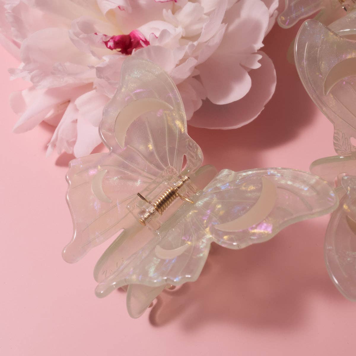 [Winona Irene] Luna Moth Hair Claw Clip