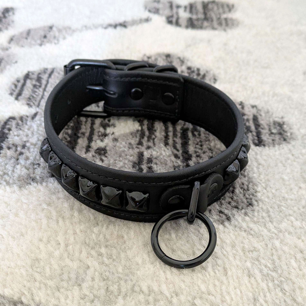 [Kookie Intl] Thick Black Leather Collar with Black Pyramid Studs and Ring
