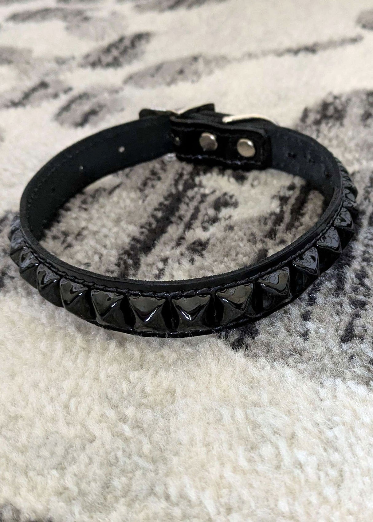 [Kookie Intl] Black Patent Leather Collar with Black Pyramid Studs
