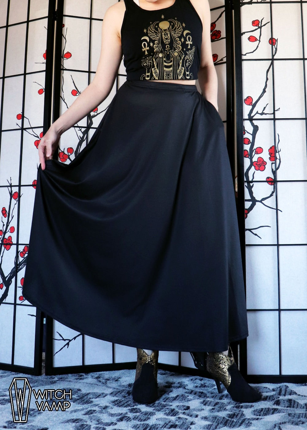 Long black maxi skirt with pockets best sale